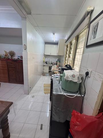 USJ 13 double storey freehold walk to LRT subang jaya 2
