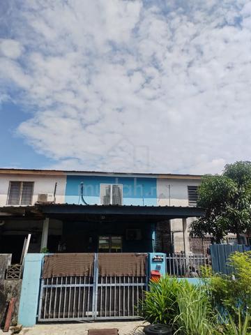 2 stry Terrace Freehold Taman Perindustrian Puchong 1