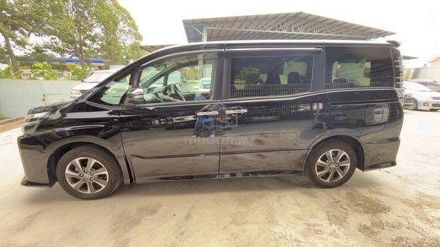2021 Toyota VOXY 2.0 ZS KIRAMEKI III (A) - 5