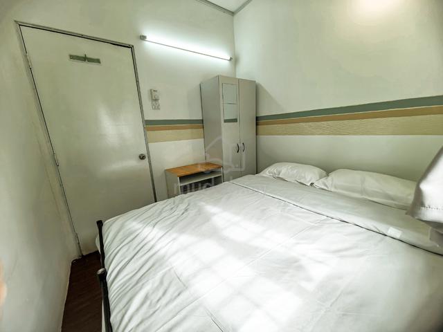 [Bilik Sewa Muslim Female] Cozy Sweet Room|Free Utilities WIFI Parking 1