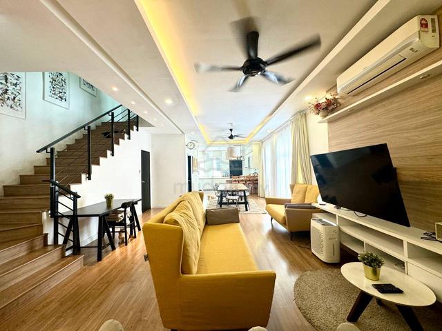END LOT | FULLY RENOVATED | Double Storey Taman Bangi Avenue 3