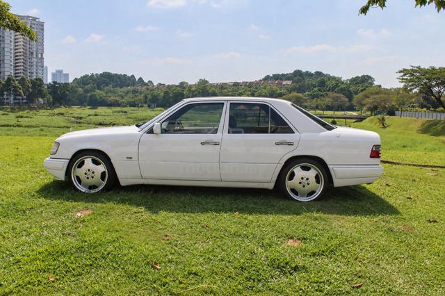 1995 Mercedes Benz W124 E200 - 3