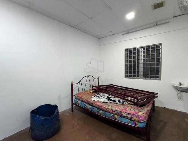 Flora Damansara room for rent, above 99 Speedmart 1