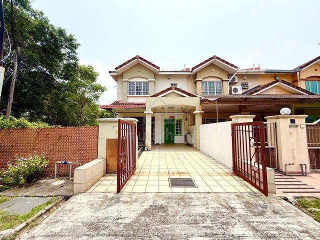 CORNER LOT Double Storey Terrace House Taman Putra Prima Puchong 1