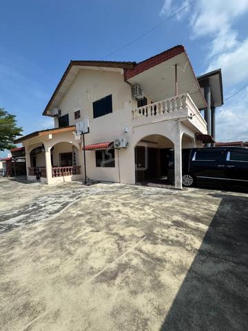 Sg Abong Semi D corner for rent near hospital muar 1