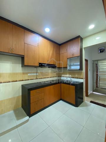Mount Austin double storey house for rent/austin boulevard 5