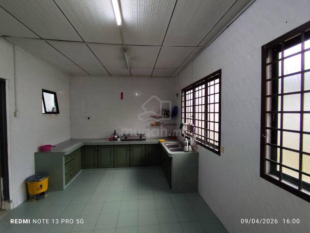 Taman Century Johor Bahru single storey house furnished 1