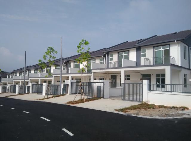 【READY UNIT Seremban】Buy house get cash 60k / Monthly: RM1500 1