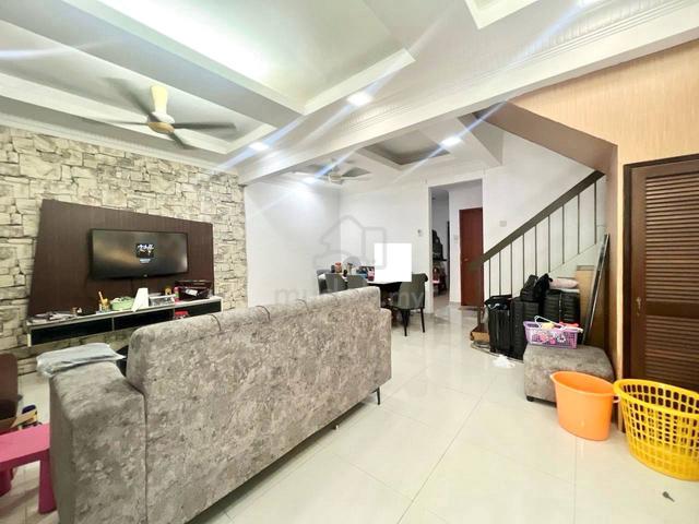 FACING OPEN RENOVATED 2 Storey TMN Lestari Putra LEP 6 Seri Kembangan 1