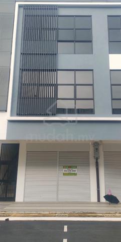 FOR RENT ♦️ GROUND FLR Northbank NBCC Shophouse TT 3 samarahan kuching 1