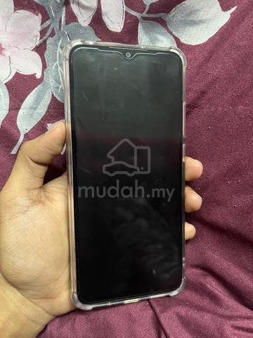 realmi phone - photo 2 of 4