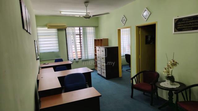 Move in Ready, 1st floor Front Facing Office For Rent in Seremban 2 1