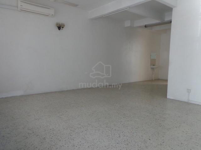 2 Storey Terrace House Partly Furnished Suitable For office Use 1