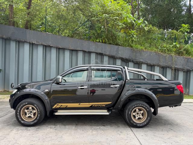 2011 Mitsubishi TRITON 2.5 4x4 FACELIFT (A) Black - 2