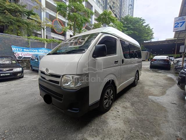 Toyota Hiace Van 2.7 Petrol window van - 1