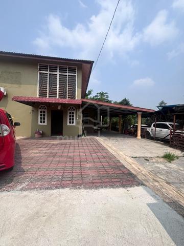 Rumah Luas Semi D Di Taman Orkid 1