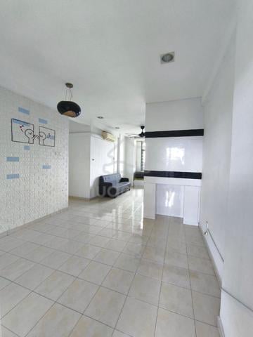 Indah Court Apartment (Bukit Indah) 1