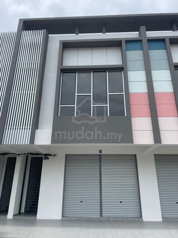 IRAMA BIZ SENDAYAN DOUBLE STORY SHOP LOT ( only 1st floor rent) 1