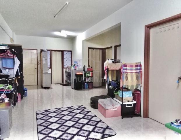 Pandan Court 1