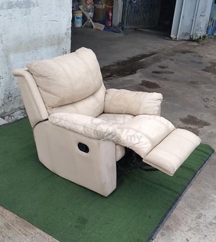 Lorenzo recliner online sofa