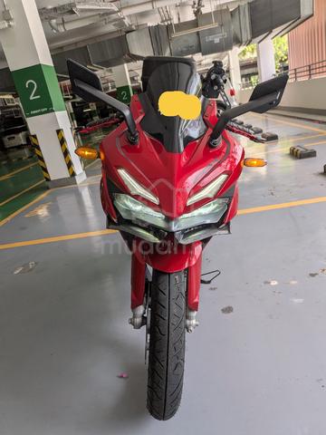 Honda CBR 150R year 2022 like new  - photo 2 of 10
