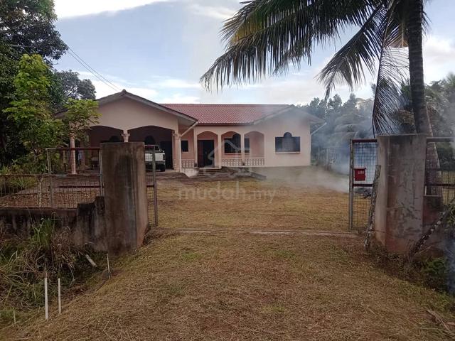 House At Kg Pengalat Besar, Papar 1