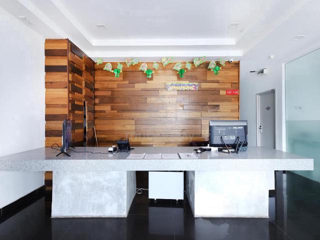 Kajang Town 3 Storey corner Hotel For sale 1