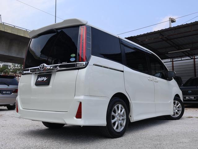 2017 Toyota NOAH 2.0 X (A) 7 SEATER M430 - 4