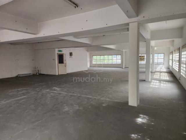 Tingkat 1 End lot Psk Pusat Perdagangan Seri Kembangan for rent 2