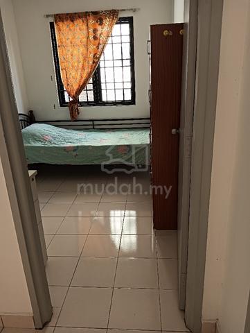 small room for rent  1
