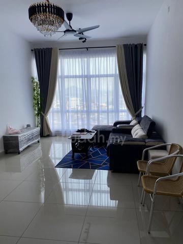 Fully Furnished Middle Room for Rent | Available 1 September | Female 1