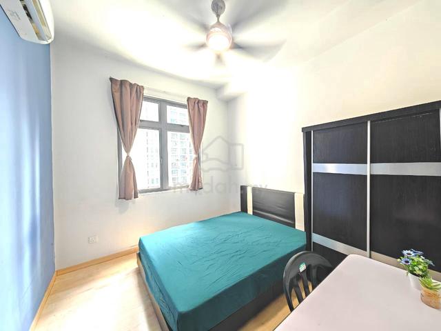 FREE 1 MONTH - Female Medium Room The Henge Near Aeon Gi Square Metro 1