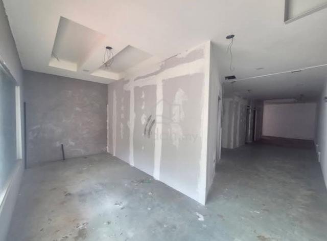 Station 18 Single Storey Shoplet To Let 1