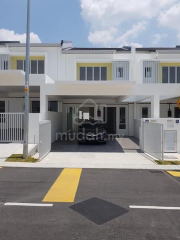 Tiara sendayan 2sty house for rent with good condition 1