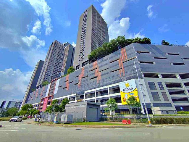 Emporis (Kota Damansara) 2
