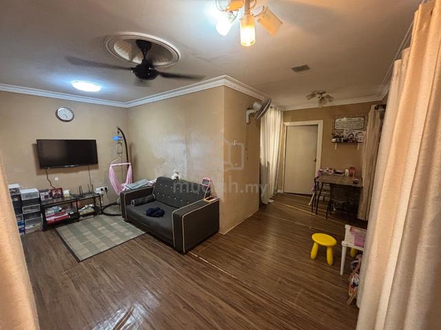 WTS (Sale) : Townhouse at Kajang - Upper Floor, Extended Balcony 1