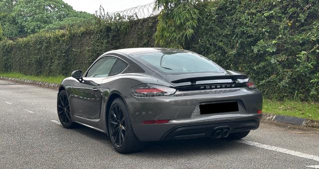 2018 Porsche 718 2.0 CAYMAN (A) S/Chrono Low Mil!! - 2