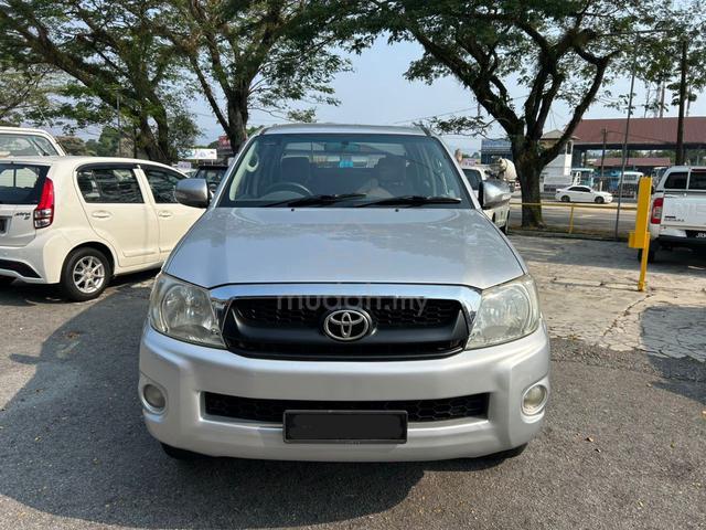 TOYOTA Hilux D/cab 2.5 AT - 2