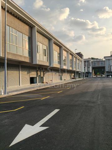 New shop lot Dengkil Jalan Deluxe Commercial Center Dengkil Selangor 1