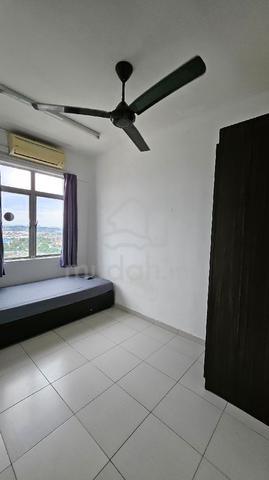Medium Room for Rent @ The Academia South City (MRT Serdang Raya Selat 1