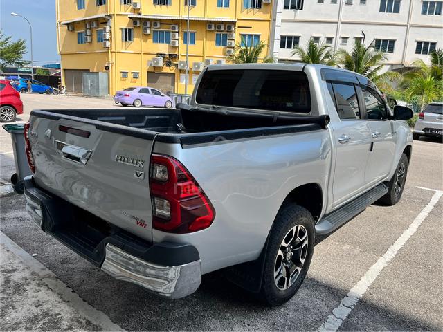 2022 Toyota HILUX 2.4 DOUBLE CAB 2.4V (AT) 4X4 (A) - 5