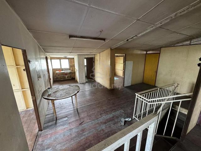 Semi-Detached House at Bintawa 1
