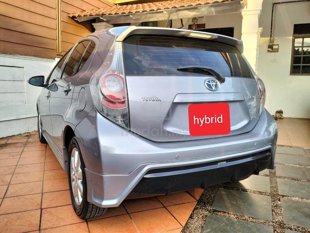 PRIUS C TRD Sportivo Cantik - 2