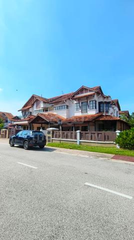FREEHOLD Renovated Semi-D Tinta Alam Impian 1
