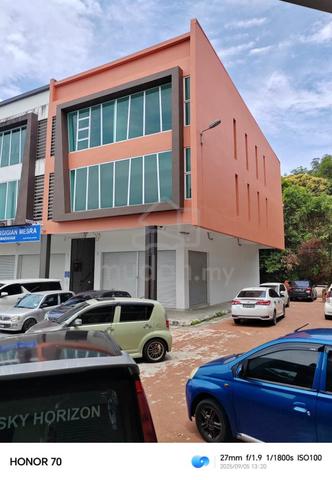 3 Storey CORNER Shoplot For Rent📍Near Wisma SALCRA, UITM, Samarahan 1