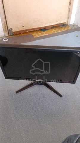 PS4 with screen monitor (cable provided) - photo 4 of 4