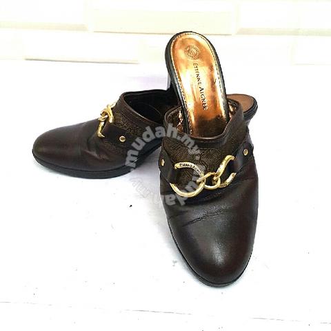 Etienne Aigner Full Leather Heels Shoes for sale in Johor Bahru