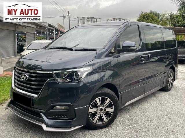 Hyundai GRAND STAREX EXECUTIVE 2.5L LEATHER SEAT - 1