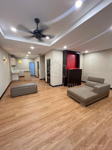 Bandar Botanic double sty fully renovated n extended move in condition 1