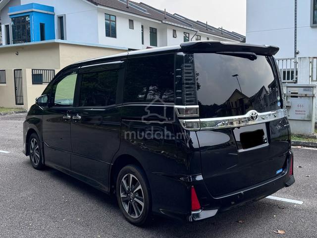2019 Toyota VOXY 2.0 ZS KIRAMEKI II (A) - 4